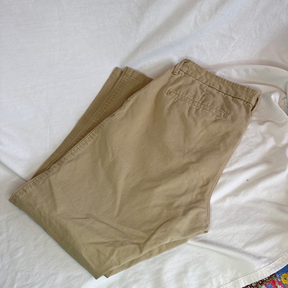 GAP Men's Khaki Chinos - Picture 3 of 3